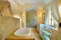 MASTER BATH ROOM